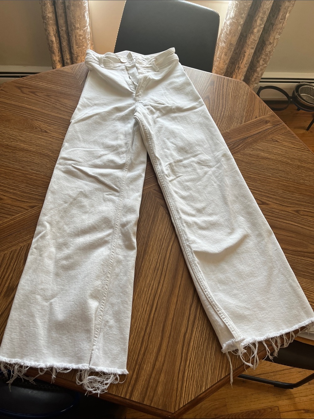 Zara White Wide-Leg Jeans with Frayed Hem